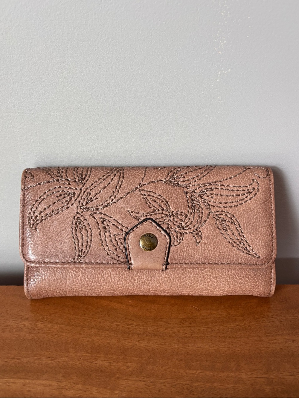Frye Leather Floral Embroidered Wallet Taupe Western Boho Y2K